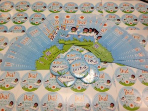 Dia bookmarks, stickers, and pins