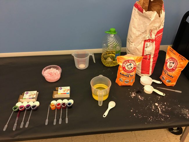 Ingredients table for Fizzy Moon Sand
