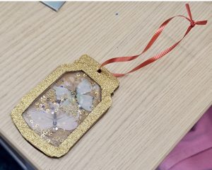 One example of an art therapy project used with tweens