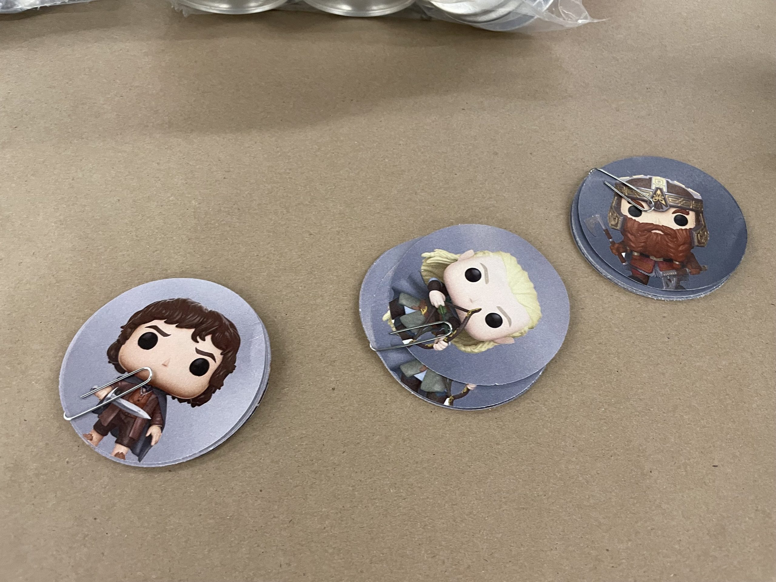 Three button options - Frodo, Legolas, and Gimli!
